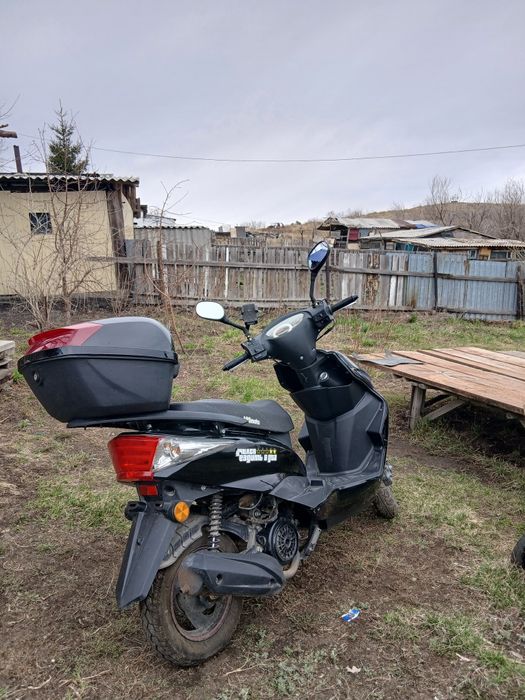 скутер//мопед м8