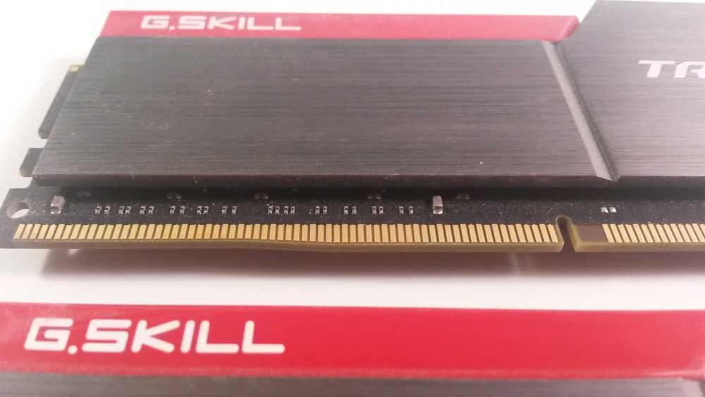 32 GB (2 по 16 GB) DDR4 RAM памет G.SKILL TridentZ F4-3000C15D-32GTZ
