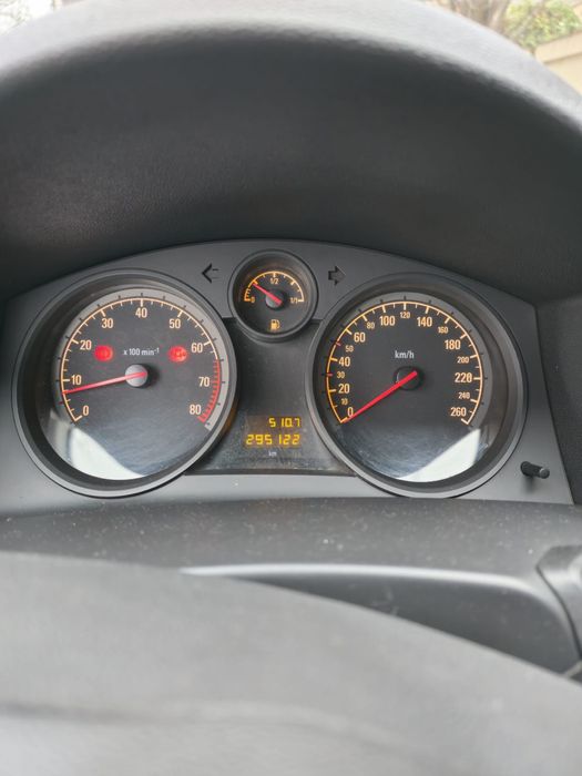 Opel Astra H 1,4 benzină 2009 -investiții recente, stare foarte bună