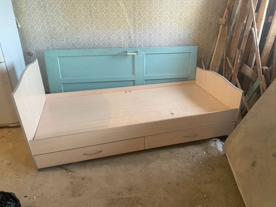 Продам кровать почти новая