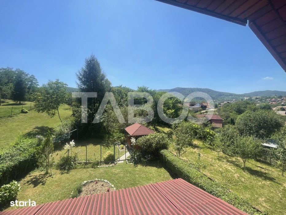 Casa individuala zona de munte 6 camere si teren 1030 mp Vale Sibiu
