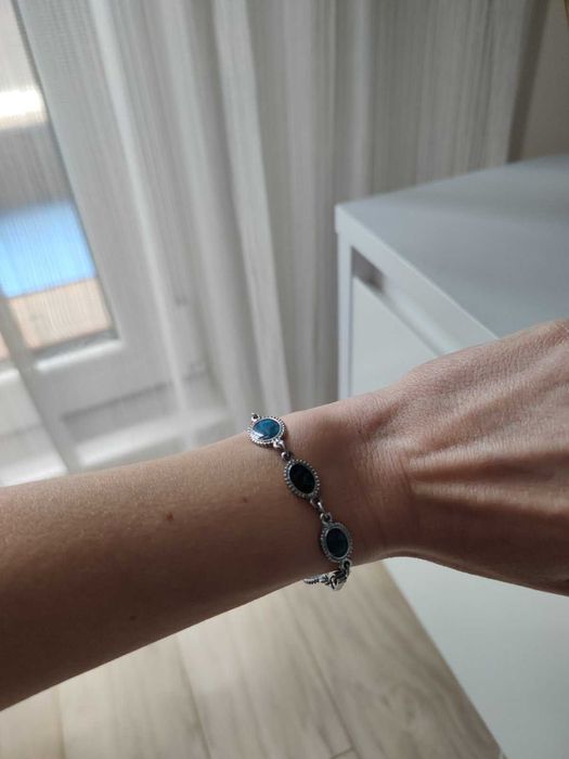 Красива гривна в тюркоазено