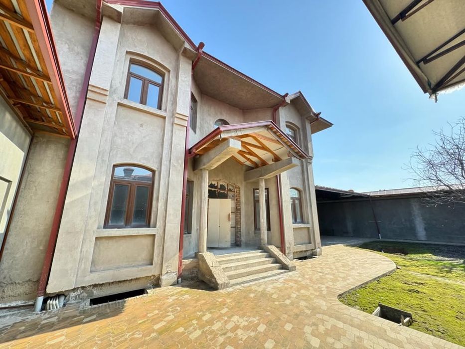 6 ko’tik uy 80% bitgan holatda sotiladi