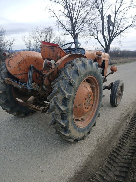 Tractor Fiat 411 stare bună