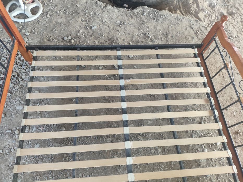 Продам 2 х спальную кровать