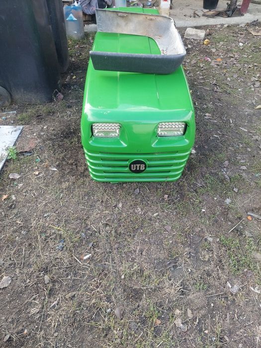 Semicabina tractor și capotaje