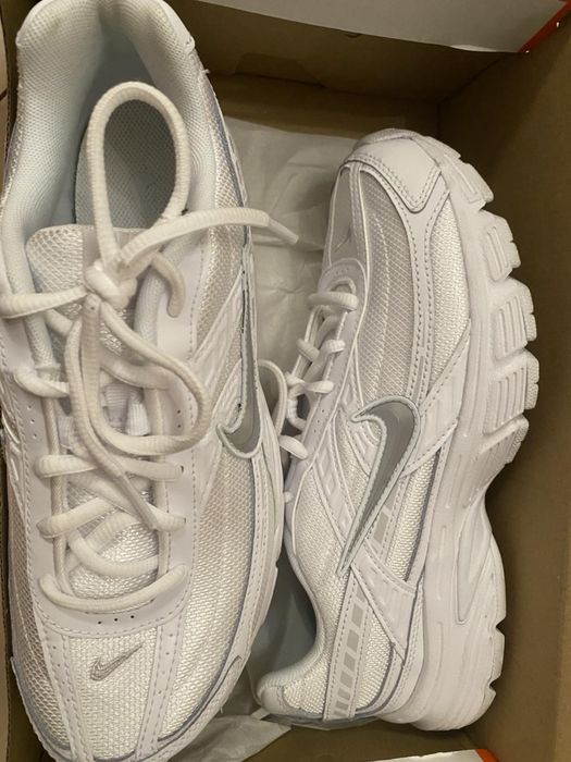 Nike Initiator бели маратонки размер 40