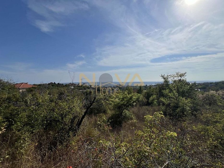 Парцел в Варна-Изгрев площ 4071 цена 385000