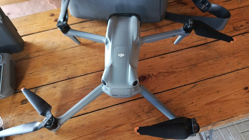 Профессиональный квадрокоптер Dji air 3