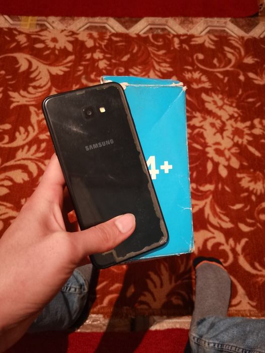 Samsung Galaxy j 4 + 3/32 gb