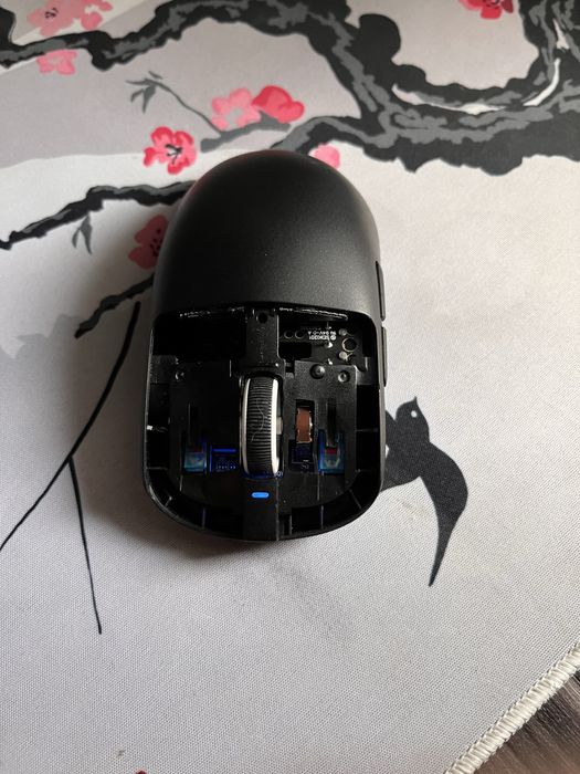 Продам мышку Vxe r1 se+