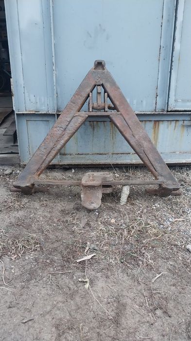 Продам  угольник