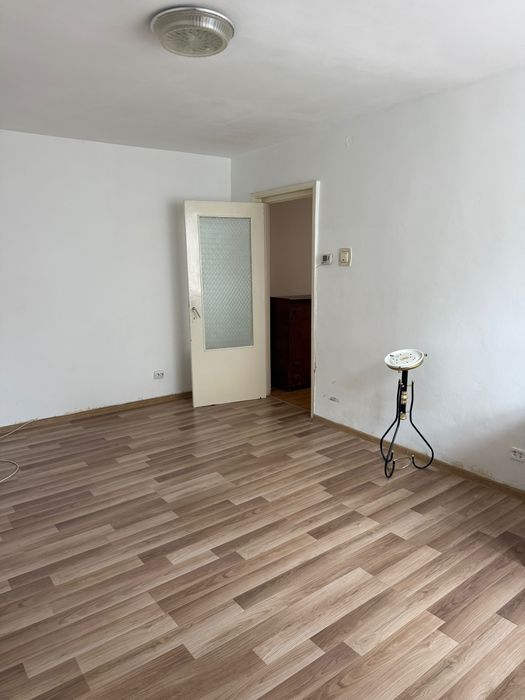 Vând garsonieră confort 1