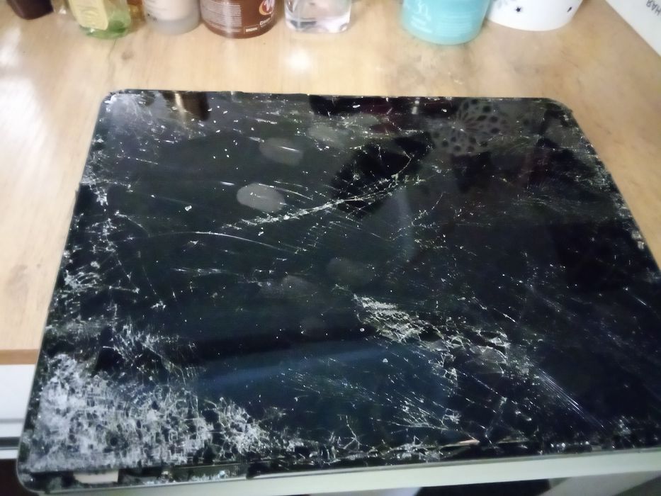 Планшет ipad pro 11на запчасти