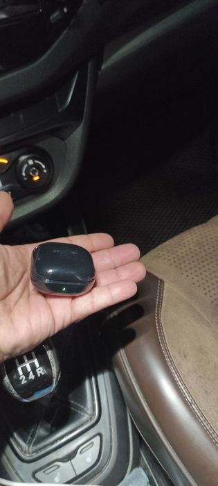 Продам наушники Galaxy buds live