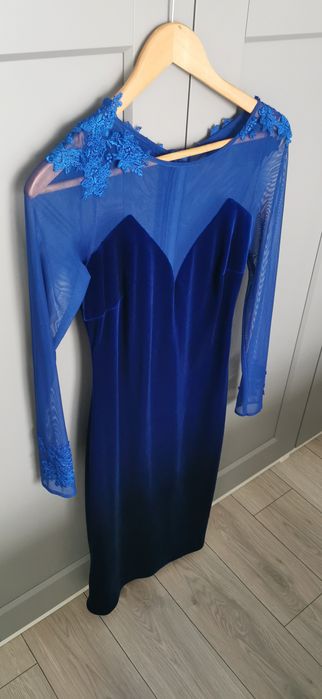 Vând rochiță Ginette , catifea, albastru regal, mărimea S/M