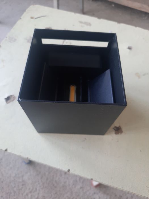 Продаётся лед светильник.