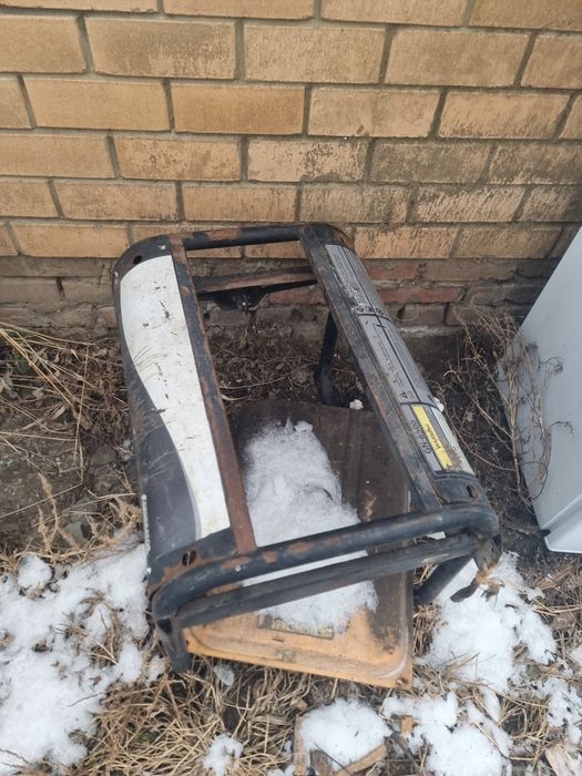 Корпус генератора с баком