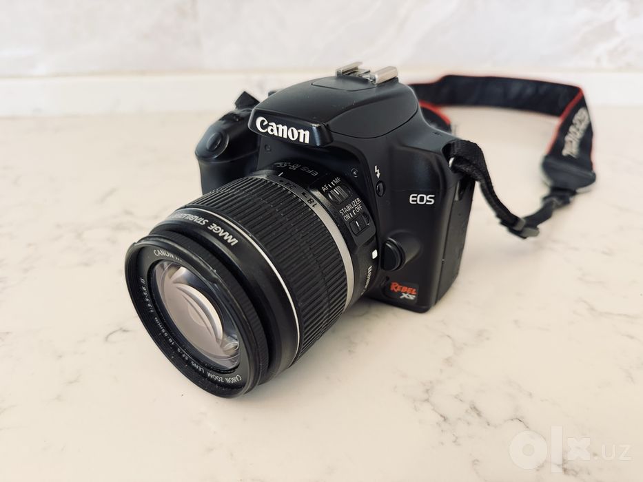 Камера CANON EOS 1000D с обьективом