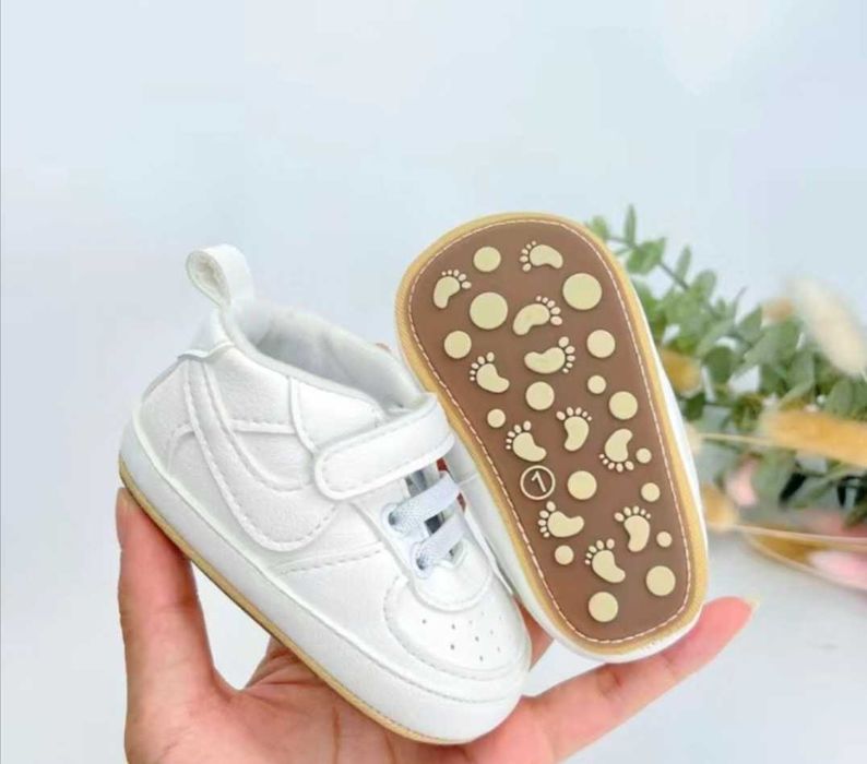 Продам пинетки-кроссовки Костанай