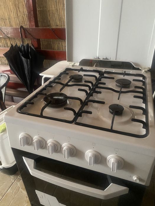 Vand aragaz cu 4 Ochiuri