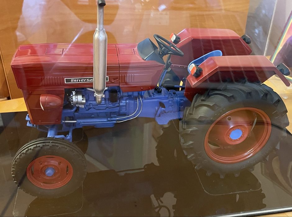 Macheta tractor UTB 445