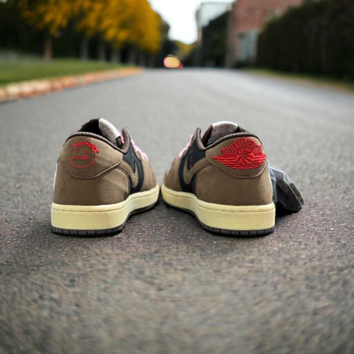 Adidasi Air Jordan 1 x Travis Scott Low sneakers