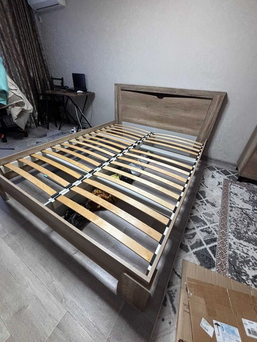 Двуспальная удобная кровать + матрас