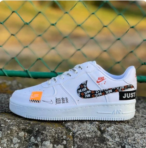 ADIDASI NIKE BARBATI mărimea 42 250 lei