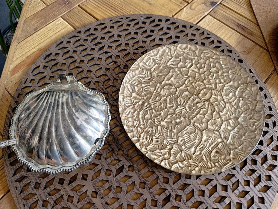 Декоративна чиния (gold) и купа за масло