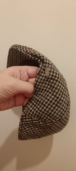 Мъжки каскет,Италия