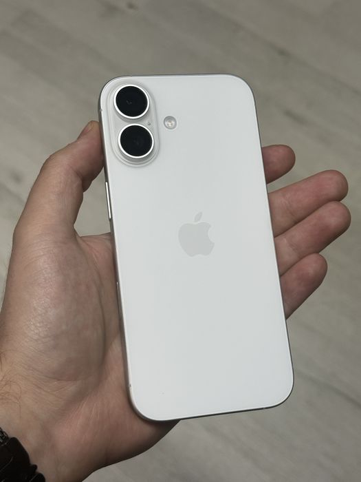 iPhone 17 / 256 GB / Baterie 100% / 26 Cicluri / Alb