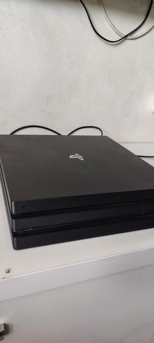 Consola Sony PS4 Pro CUH-7216B GTV