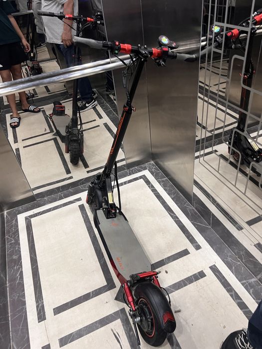 Срочно Продам электросамокат kugoo m4 pro