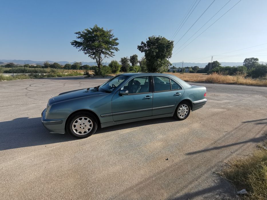 Мерцедес Е240 2003