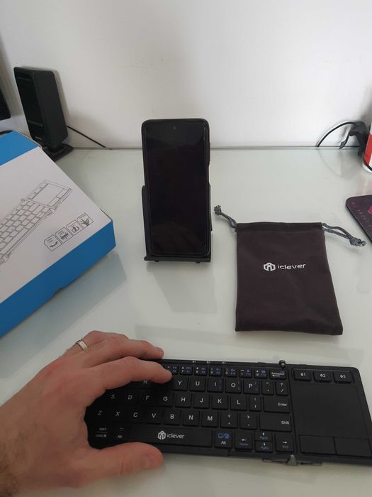 Tastatură portabilă pliabilă Bluetooth iClever BK08 cu touchpad - NOUA