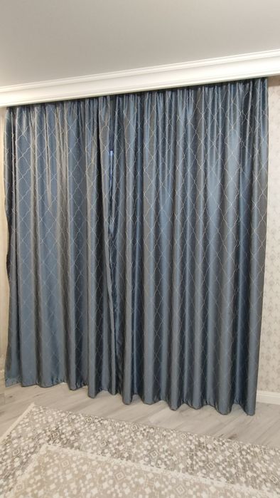 Продам шторы 4 м с тюлью.