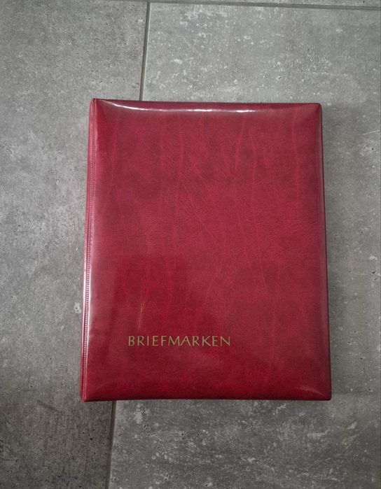 Луксозен кожен албум с марки