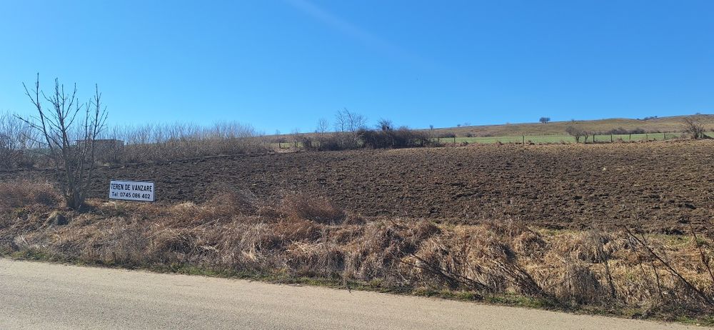 teren Lipoveni/Lac -1471 mp