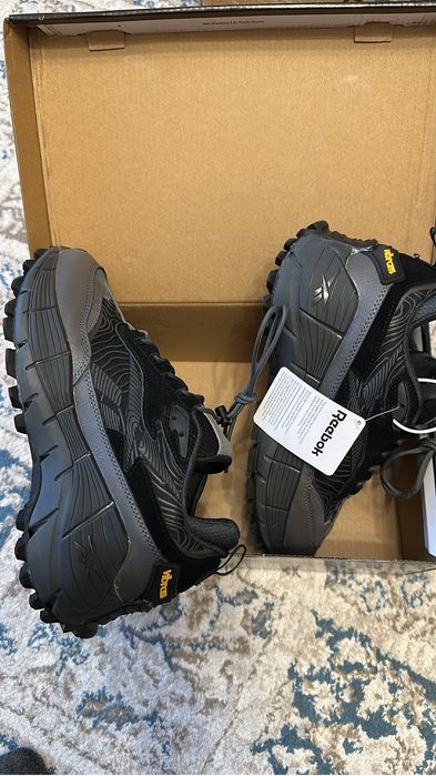 Продам кроссовки REEBOK новые