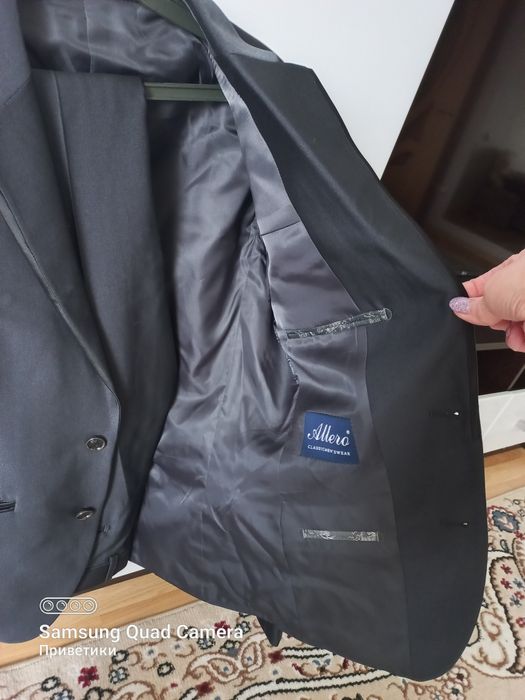 Мужской костюм, отличного качества