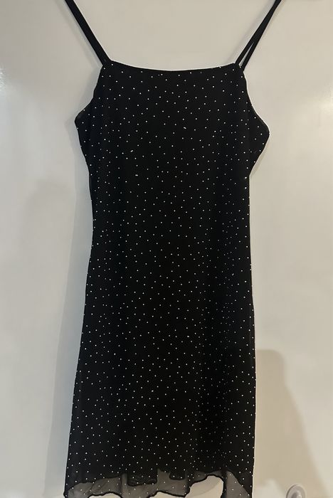 Черна рокля с блестяще камачета