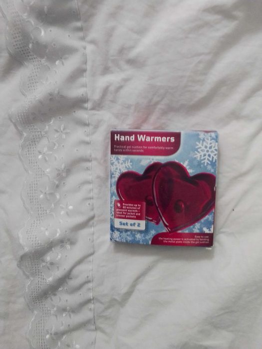 Сърца-грейки за топене на ръце в студените дни за любим човек