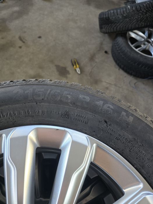 4 Броя 215/65/16 Semperit 2x8,5mm 2x8,2mm 22dot