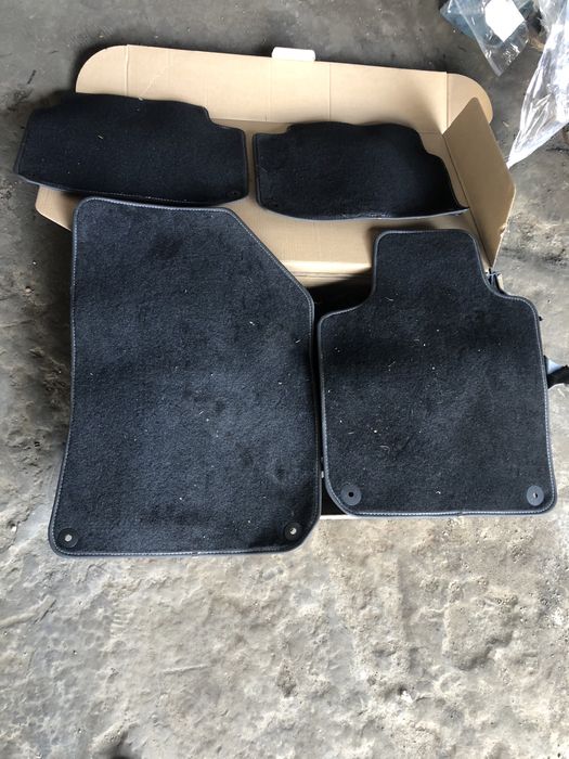 Волан Пежо 208 2013г, стелки пежо 308 2015г. други части предна броня