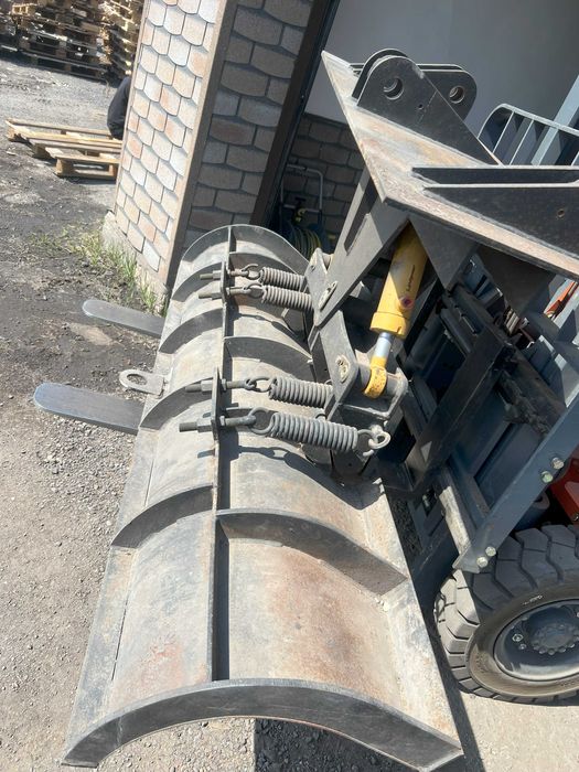 Отвал на погрузчик