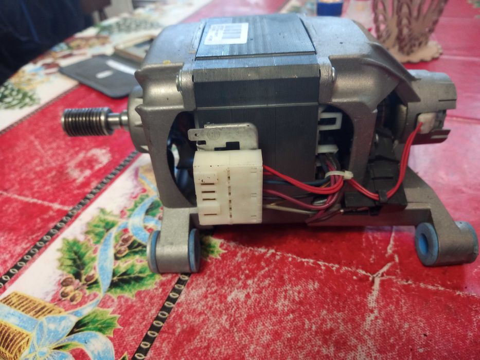 Продавам електродвигател за пералня Горение.