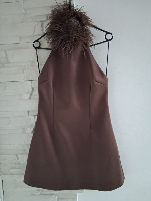 Страхотни сатенени рокли с пера Zara