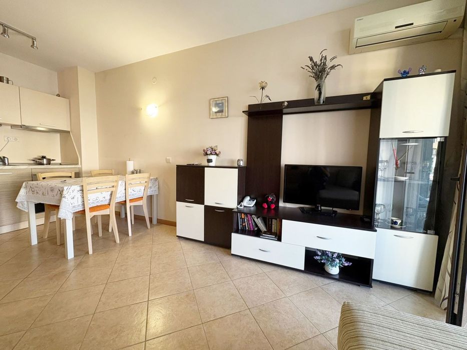 Продава се Двустаен апартамент в к.к. Слънчев бряг - 50 кв.м за 1820 €/кв.м - Снимка #3