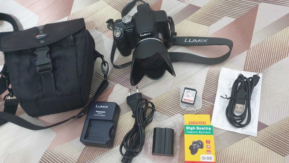 Panasonic Lumix FZ - 18